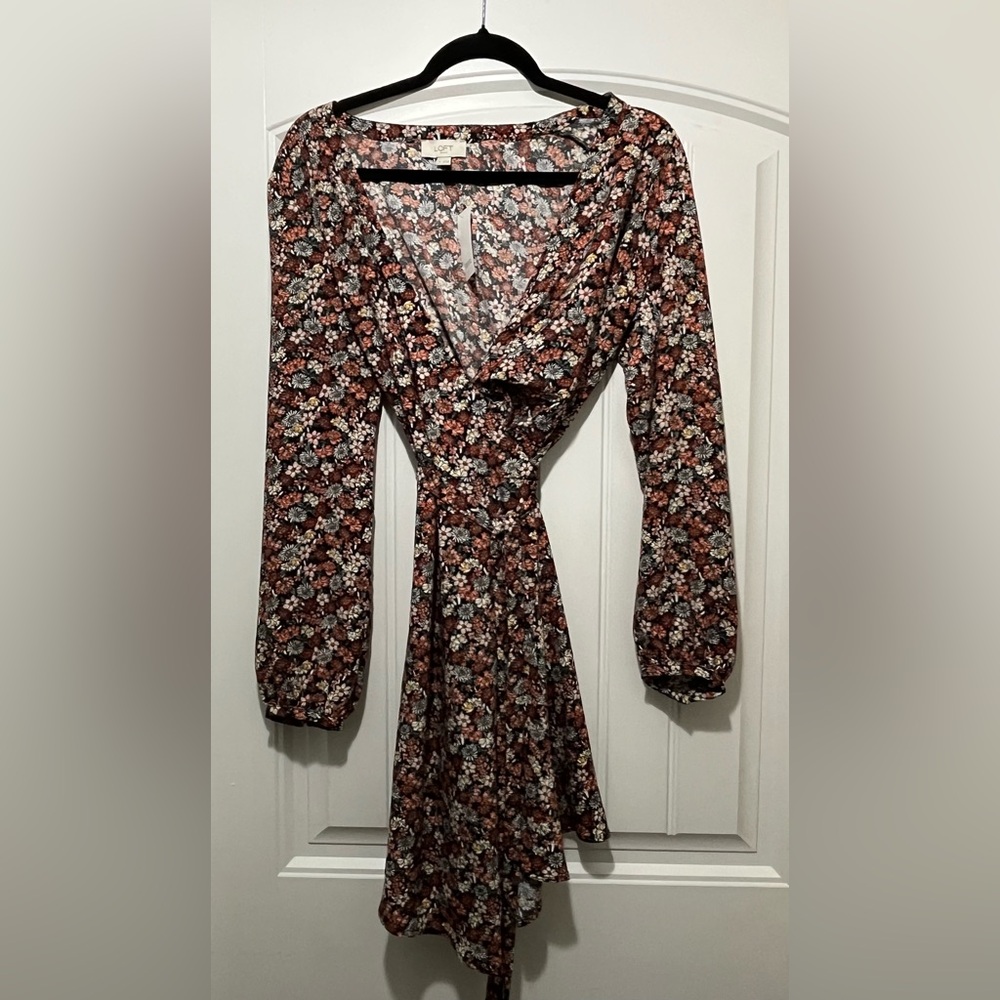 New with Tags LOFT Floral Long Sleeve Wrap Dress, Size 6